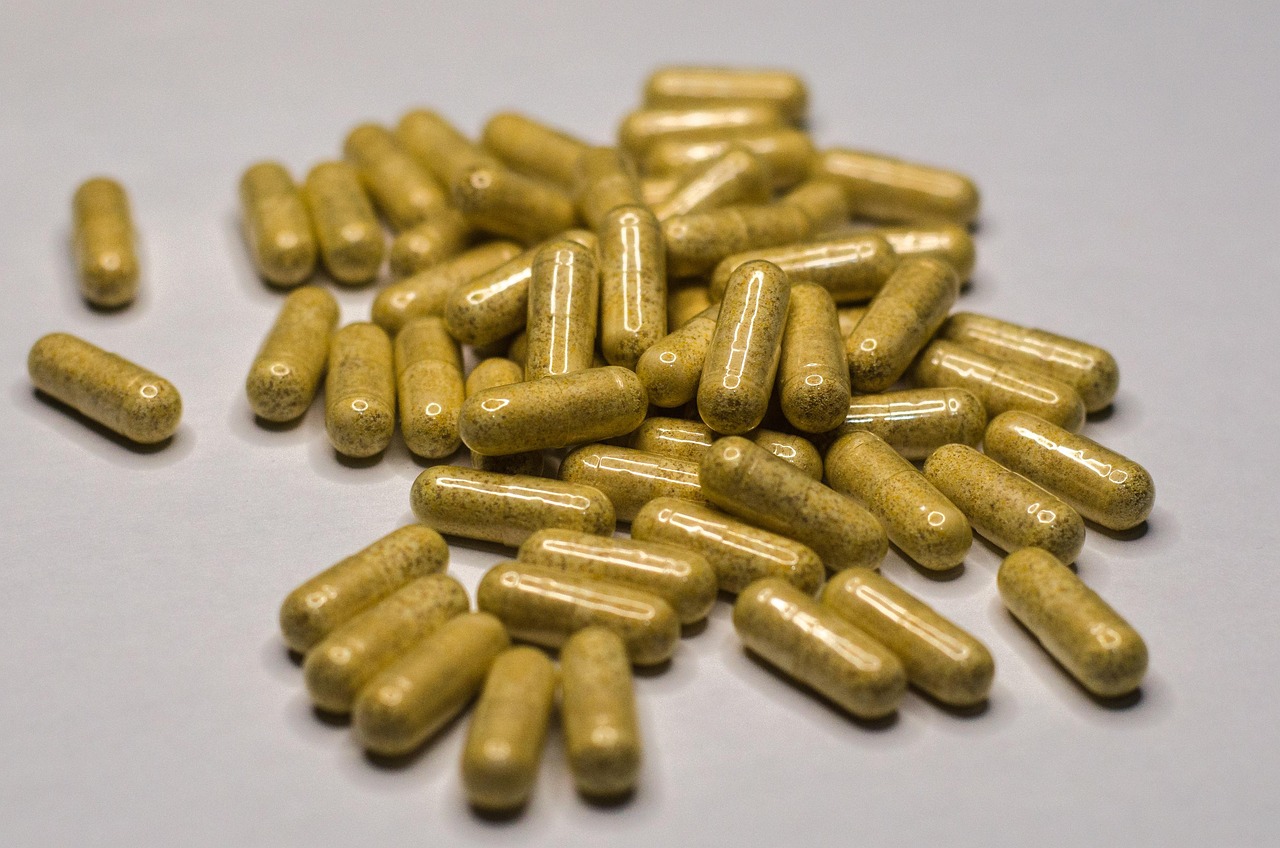 Yellow quinacrine capsules for lupus